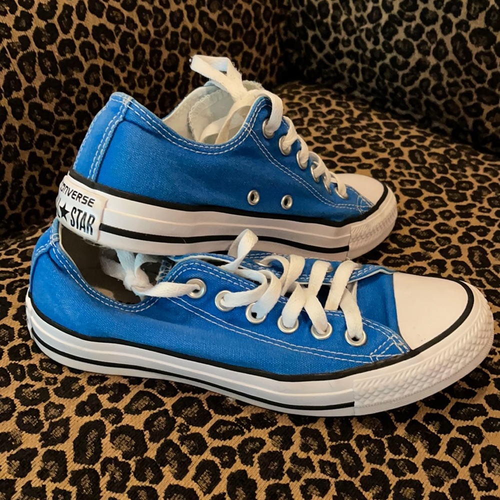 Converse women’s 7 blue